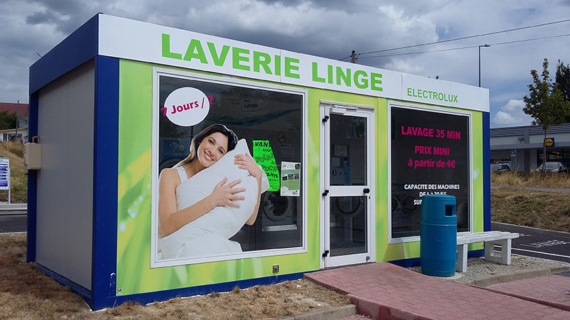 Décoration de vitrine Laverie Linge Décoration de vitrine Laverie Linge